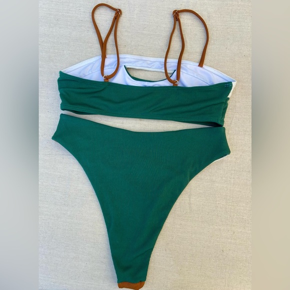 ZAFUL Ribbed Bandeau Bikini Size Medium Green/Rust with Reversible bottoms - Picture 2 of 4